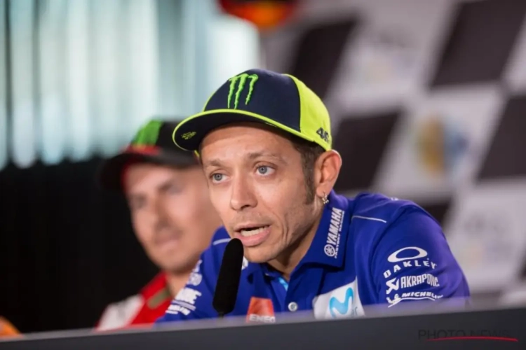 Valentino Rossi coupe court aux rumeurs et jette un regard dans le rétro