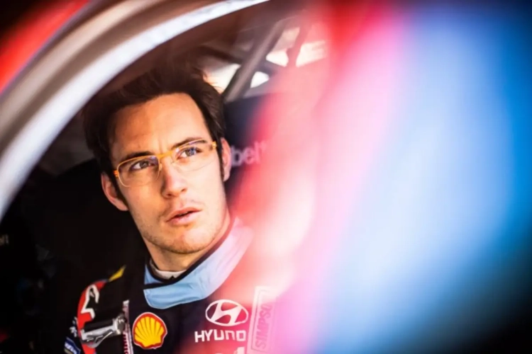 Neuville tempère sa déception: "On sait que beaucoup de choses peuvent encore se passer"
