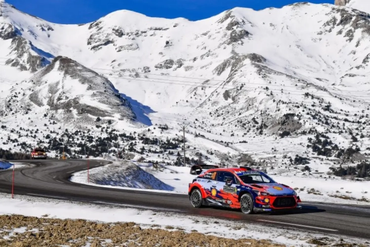Neuville grimpe sur le podium, objectif deuxième place