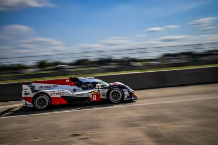 Record du circuit et pole position, ça baigne pour Alonso