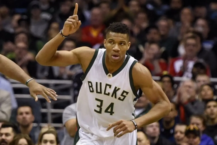 Williams porte les Clippers, Antetokounmpo et les Bucks toujours au top