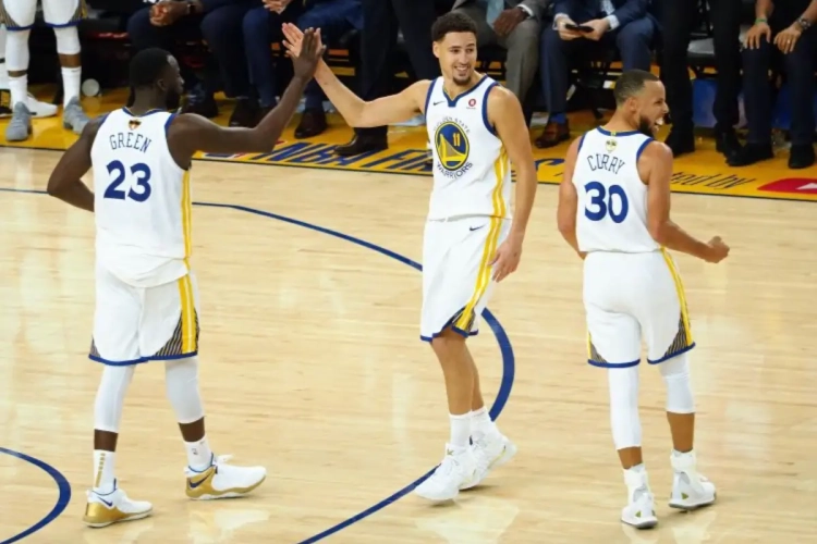 ? NBA : les Warriors chutent, le choc entre le Thunder et les 76ers a été très serré