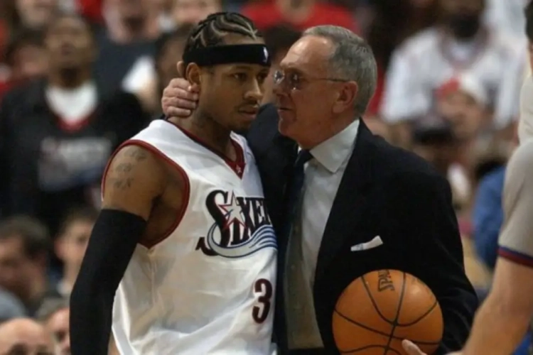Larry Brown prend la porte à Turin