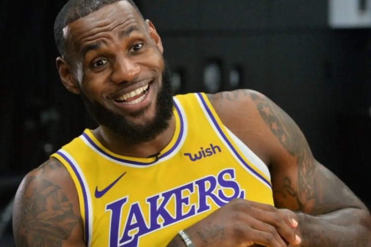 ? Le Top 10 de la nuit, avec LeBron