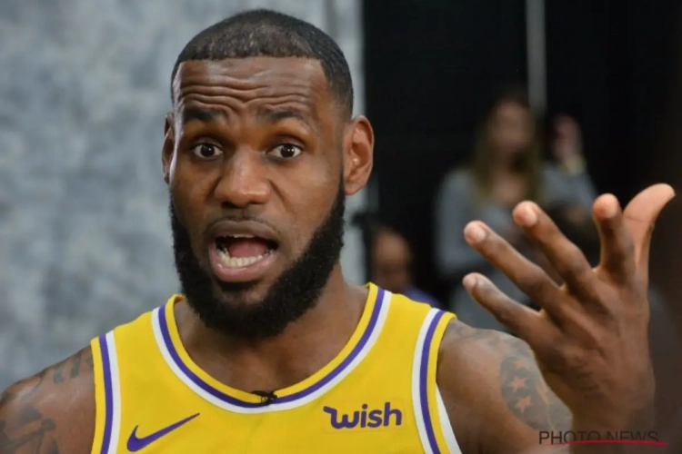 LeBron James pointe le manque d'expérience de ses équipiers
