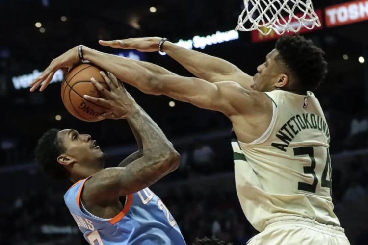 NBA : Milwaukee valise sa pole à l'Est, Golden State déroule à l'Ouest