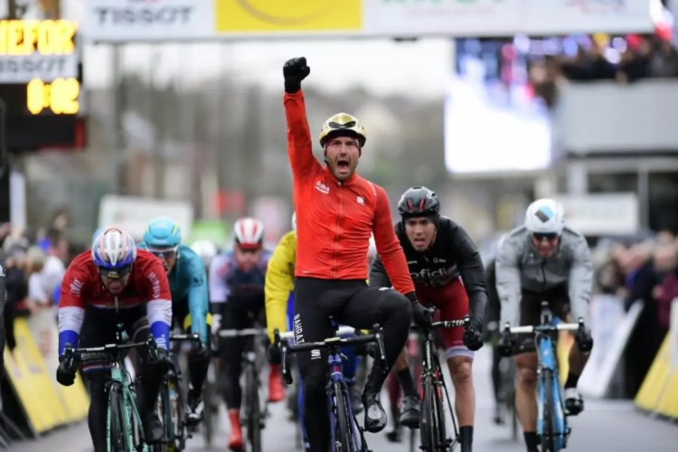 Colbrelli s'adjuge la seconde étape du Paris-Nice