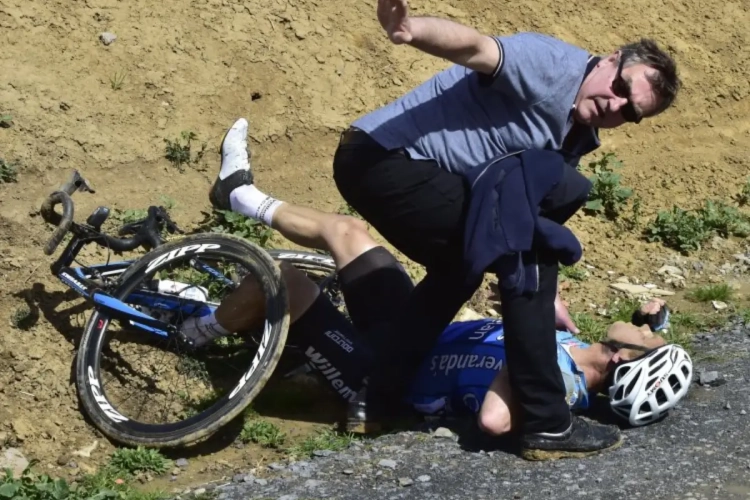 Michael Goolaerts a eu une crise cardiaque avant de tomber de son vélo