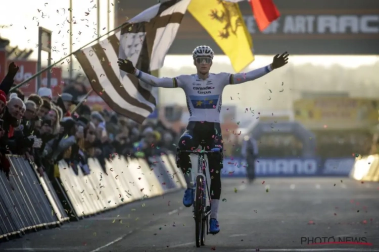 Van der Poel vainqueur à Heusden Zolder, Wout Van Aert deuxième