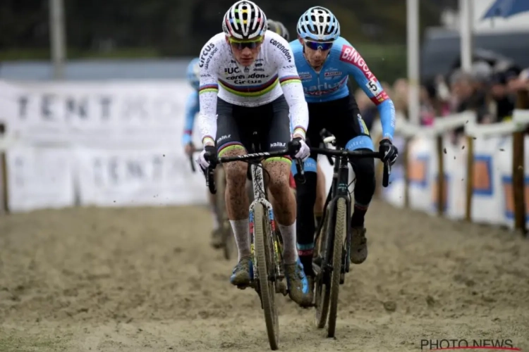 Mathieu van der Poel a étrenné son maillot arc-en-ciel en Belgique