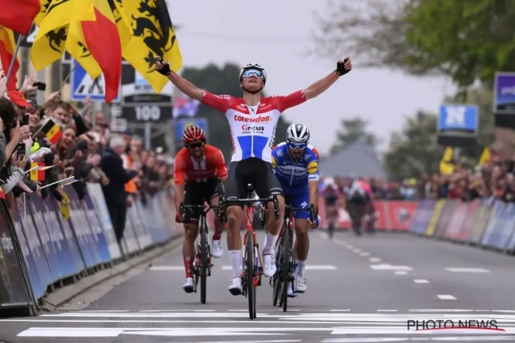 🎥 Amstel: Un final complètement dingue et un triomphe incroyable de van der Poel!