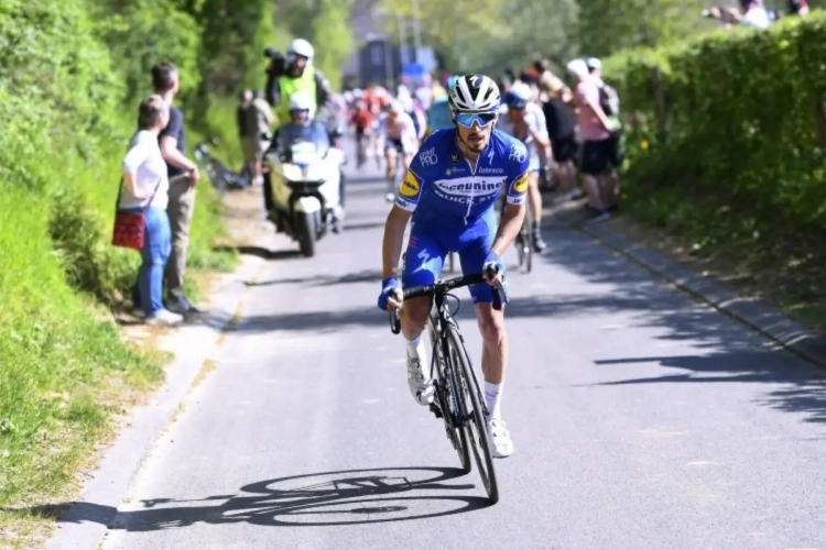Classement UCI: Alaphilippe toujours intouchable, un Belge dans le top 5, van der Poel déboule