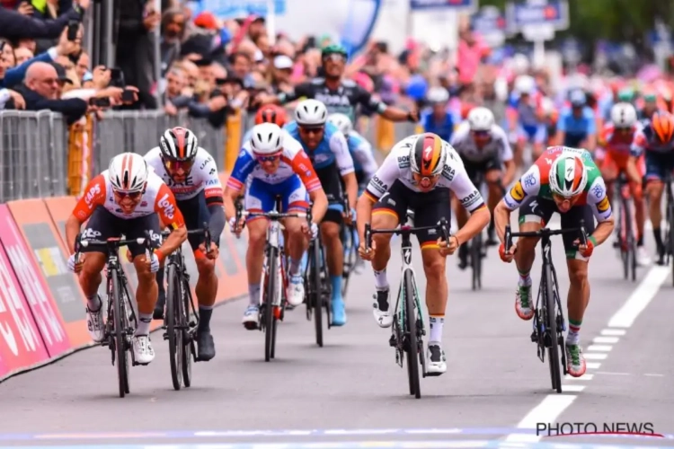 🎥 Viviani déclassé, son ancien équipier remporte la troisième étape